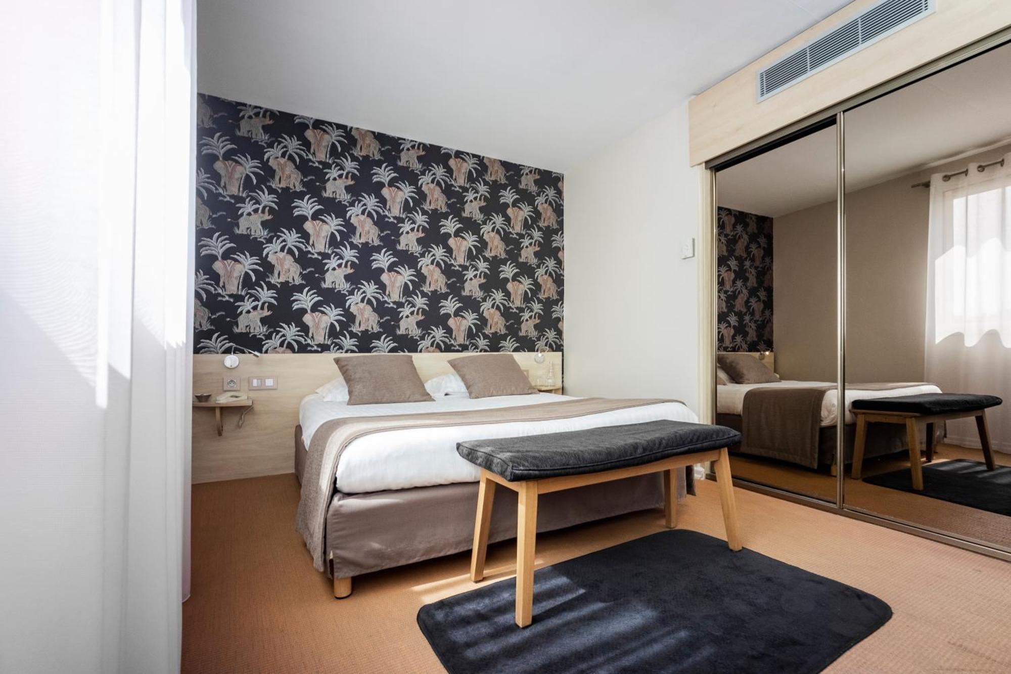 Le Carre D'Alethius Logis Hotel Restaurant Charmes-sur-Rhone Ngoại thất bức ảnh