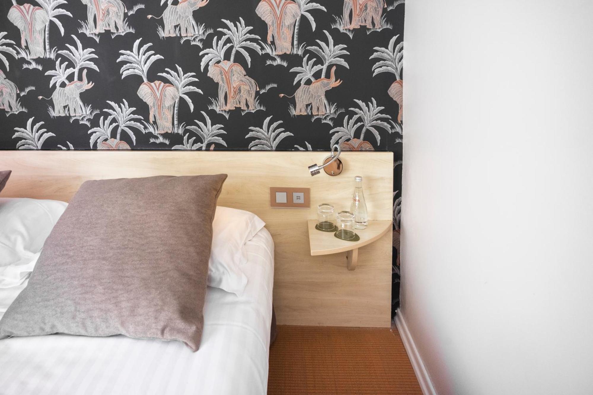 Le Carre D'Alethius Logis Hotel Restaurant Charmes-sur-Rhone Ngoại thất bức ảnh
