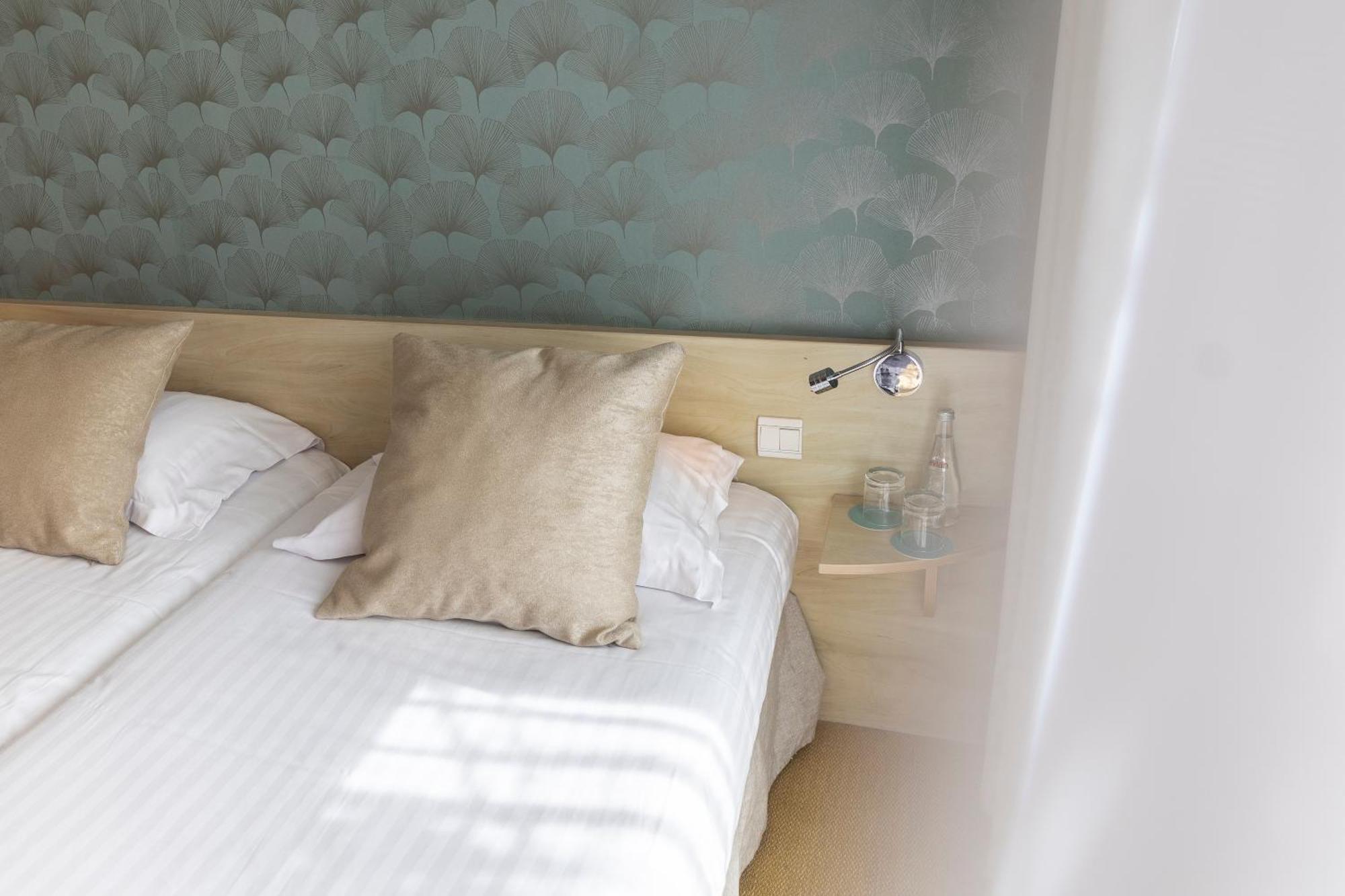 Le Carre D'Alethius Logis Hotel Restaurant Charmes-sur-Rhone Ngoại thất bức ảnh