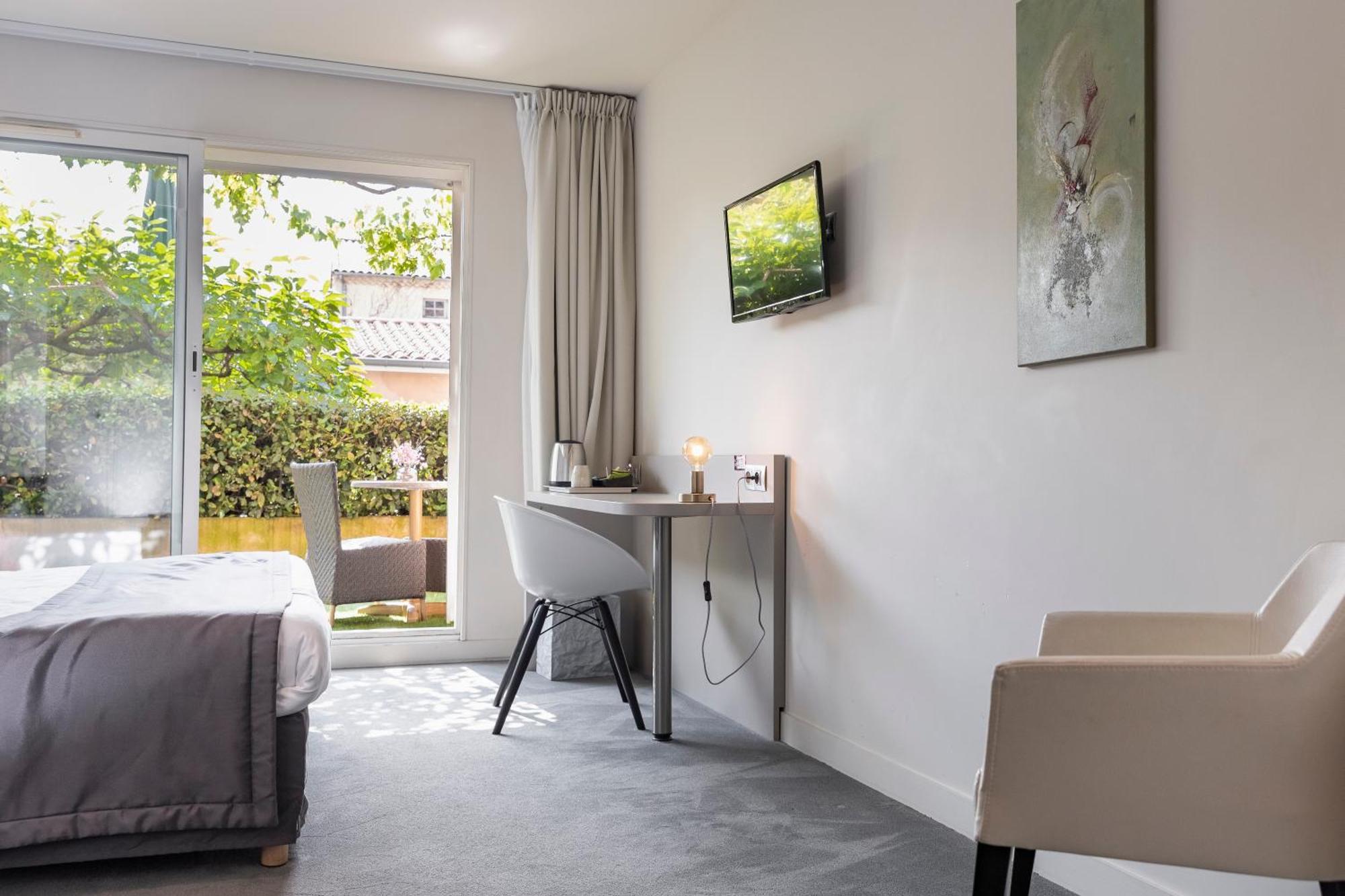 Le Carre D'Alethius Logis Hotel Restaurant Charmes-sur-Rhone Ngoại thất bức ảnh