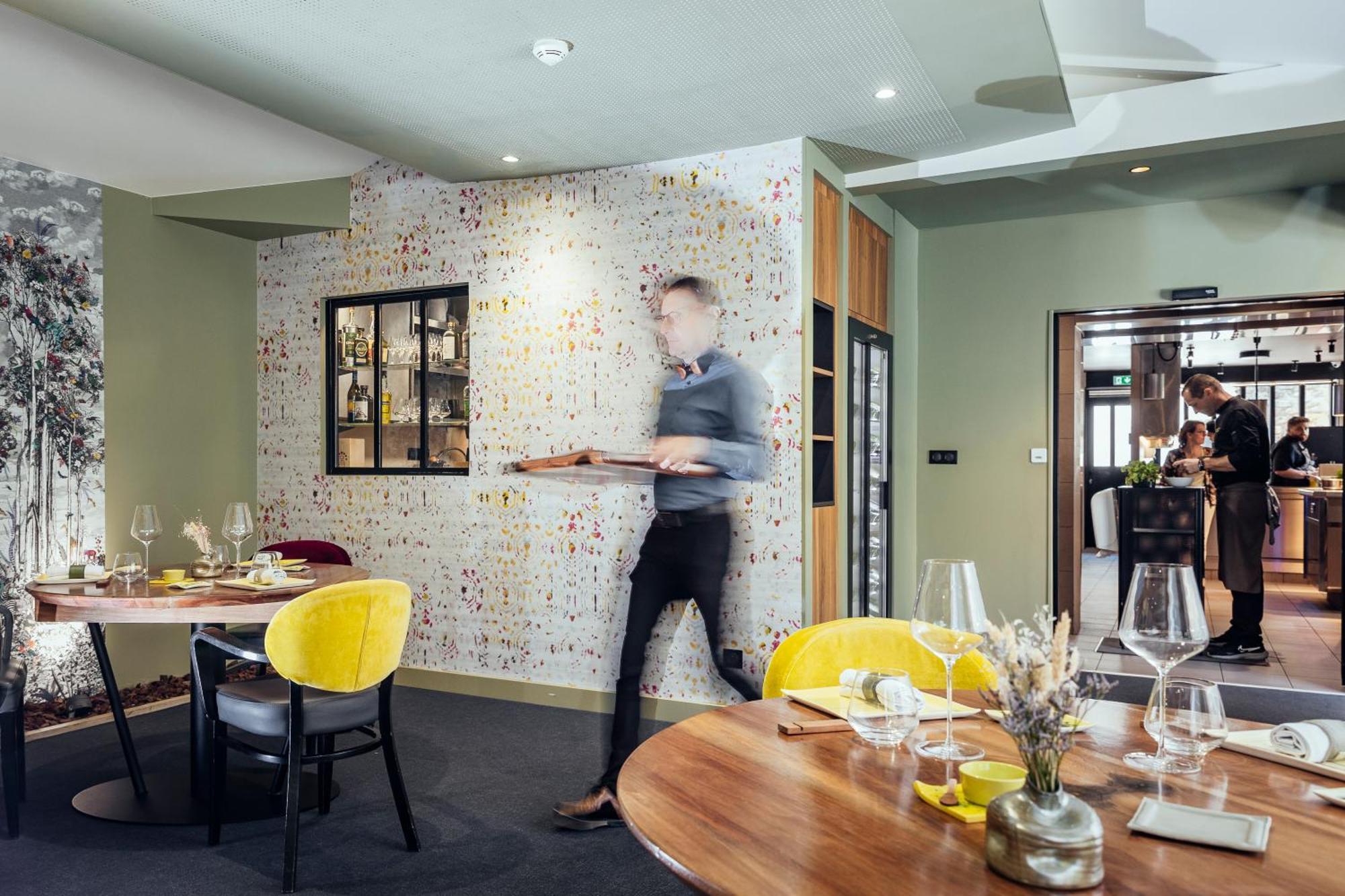 Le Carre D'Alethius Logis Hotel Restaurant Charmes-sur-Rhone Ngoại thất bức ảnh